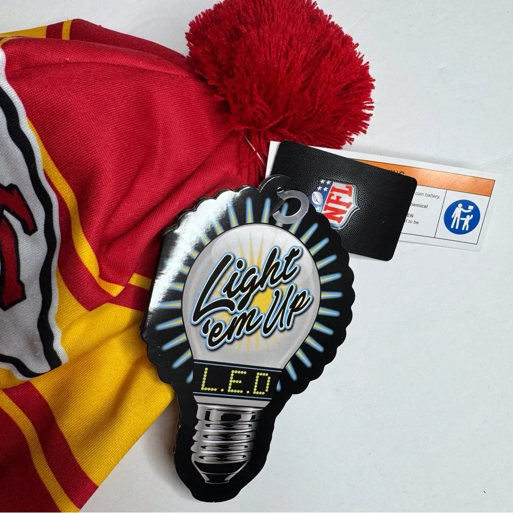 Kansas City Chiefs NFL Unisex Men Women LED Light Up Cuffed Pom-Pom Hat Beanie